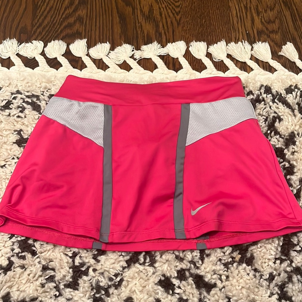 Nike vintage women’s tennis skirt